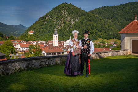 FOTO PAR iz naslovnic Zaprice Mih Lindič
